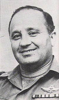 Yitzhak Hofi.jpg