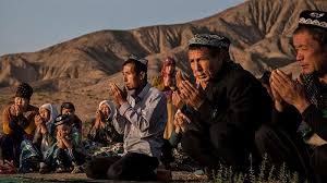 Uyghur prying.jpg