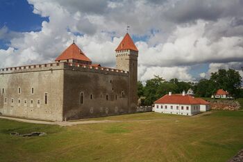 Castlekuressaare.JPG