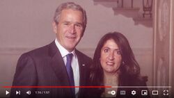 هيرو مصطفى مع الرئيس جورج و. بوش.