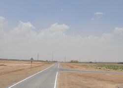 طريق يؤدي إلى قاعدة صغيرة تابعة للقوات المسلحة الأفغانية في إسلام قلعة.