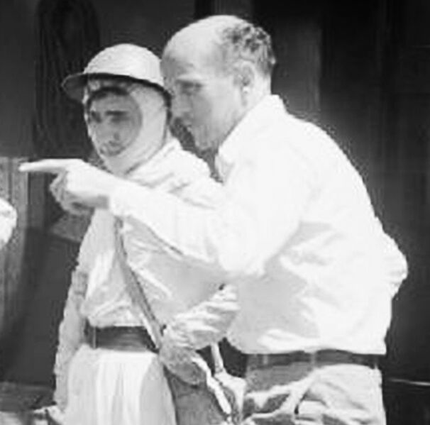 ملف:Michael Powell-1943.jpg