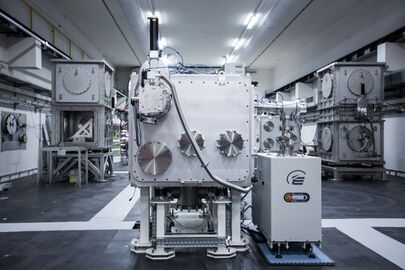 A picture showing the interaction chamber of the Apollon laser during commission