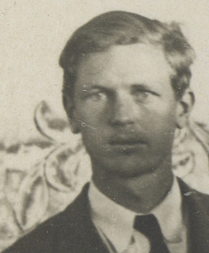 ملف:WhitneyHassler Moscow1935.tif