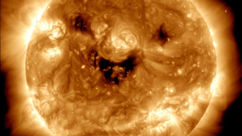 ملف:A Smiling Sun.jpg