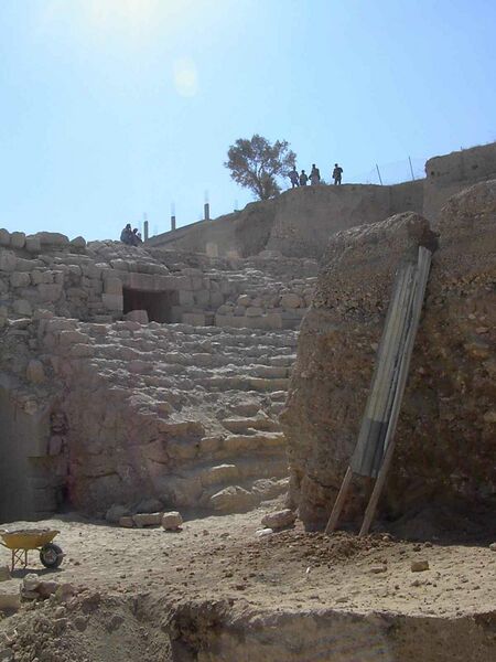 ملف:Sediments-Theater-BeitRas.jpg