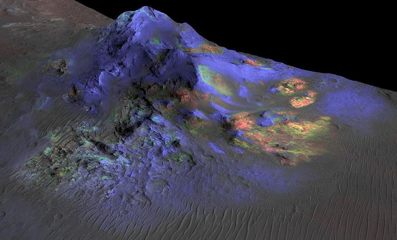 ملف:PIA19673-Mars-AlgaCrater-ImpactGlassDetected-MRO-20150608.jpg