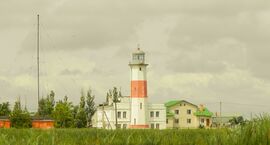 Бердянск. Нижний Бердянский маяк, Дальняя коса. Украина.jpg
