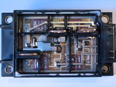 وحدة IGBT المفتوحة مع أربعة IGBTs (نصف جسر إتش) المُصنف لـ 400 A 600 V