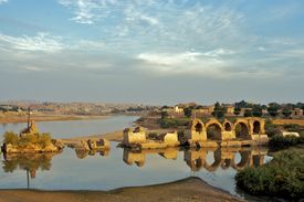 جسر شادروان