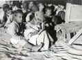 مدرسة مؤقتة للاجئين الفلسطينيين.