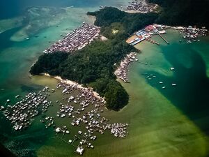 Pulau Gaya immigrant dwellings.jpg