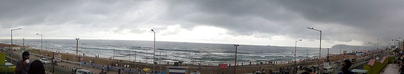 ملف:Beach Road, Visakhapatnam.jpg