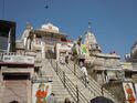Jagdish Temple - escalier d'entrée.jpg