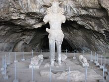 Ghar Shapour-غار شاپور - panoramio.jpg