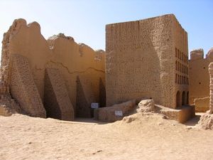 أطلال قصر ملك أويغوري في أستانا قرةخوجة، حوض تورپان، شين‌جيانگ، الصين (القرون 9-13 م)