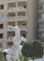 تمثال سمكة البحر بمدخل الهانوفيل.