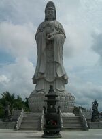 Kwan Im statue Pematangsiantar.jpg