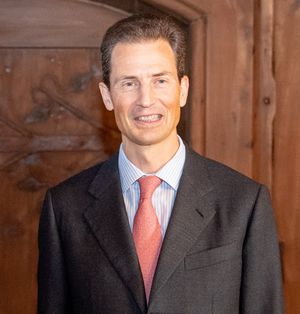 Alois of Liechtenstein and Karin Kneissl November 2018 (45170115774) (cropped).jpg