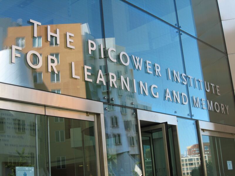 ملف:Picower Institute-20060913.jpg