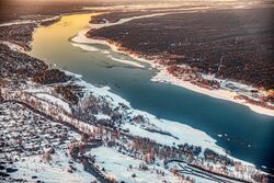 March evening. The sun fell across the Ob river.jpg