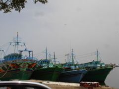 Pea-green boats.jpg