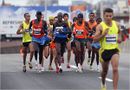 أبطال ماراثون نيويورك. جواد غريب (المغرب) أقصى اليسار فاز بالبرونزية