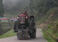 An unusual application - road roller powered by a tractor-drive