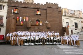 الكومبارس السعودي في اونتين‌ينته على أبواب قلعة الطلائع - 2007