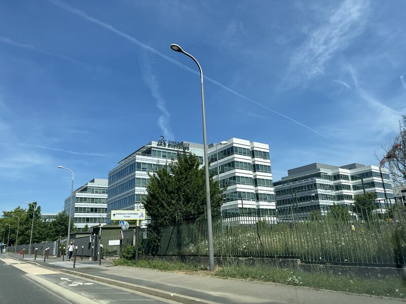 ملف:Dassault Systèmes headquarters.jpg