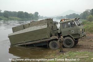 Tatra T815 PMS Czech Pontoon exercice 001.jpg