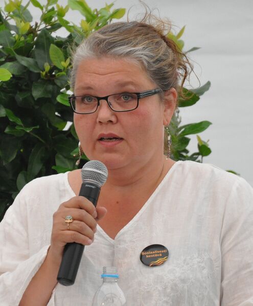 ملف:Kaarina Hazard.jpg