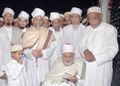 44th 'Alavi Da'i Saiyedna Taiyeb Ziyauddin saheb reciting Du'aa near Shehaabi Masjid, Pratapnagar, Vadodara - 16 Dec 2008