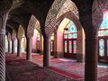 المصالي المتعددة الألوان