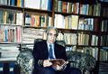 عيسى في مكتبه.