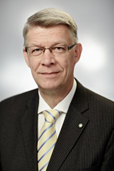 Valdis Zatlers (2007–2011) 22 مارس 1955 (العمر 70 سنة)