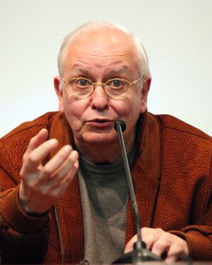 Presentación del Documental CATASTROIKA y Presentación de la Revista Debates y Combates (7215329954) (cropped).jpg