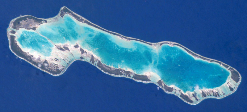ملف:Anaa-atoll-ISS007-E-14624.png