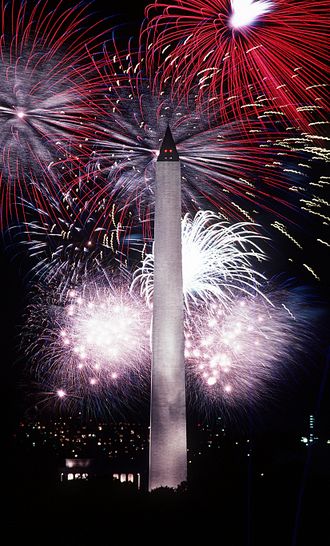 Fourth of July fireworks behind the Washington Monument, 1986.jpg