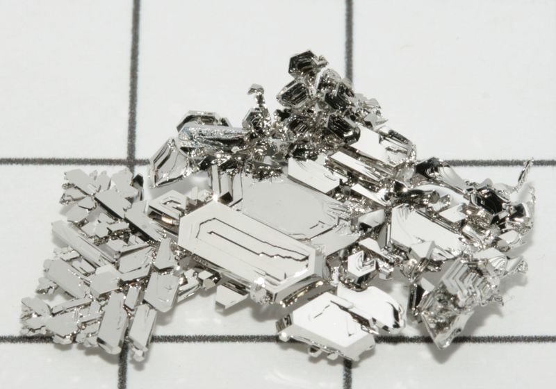 ملف:Platinum crystals.jpg