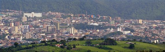 سان كريستوبال من التلال.