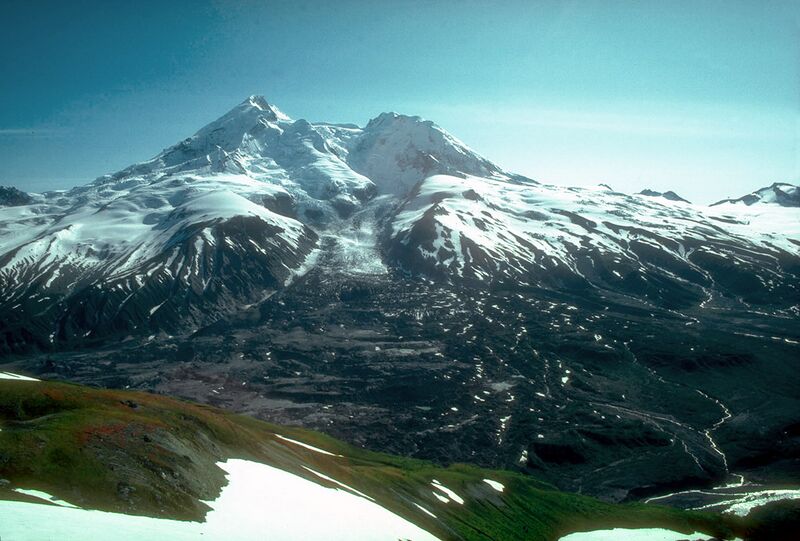 ملف:MountRedoubt.jpg