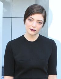 Lorde at the 27th Annual ARIA Music Awards، ديسمبر 2013.