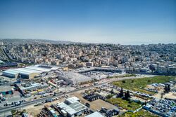 الدار العازل وراء الرام