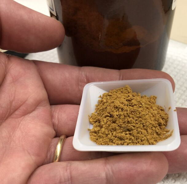 ملف:Haematoxylin powder.jpg