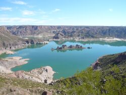 Argentina paisaje laguna.jpg
