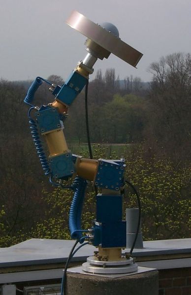 ملف:Antenna robot.jpg