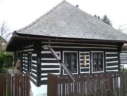 Dom-Mosovce.jpg