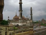 Mosque Near Bada Imaambada.JPG