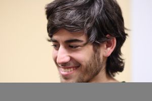 Aaron Swartz 2 at Boston Wikipedia Meetup, 2009-08-18 .jpg